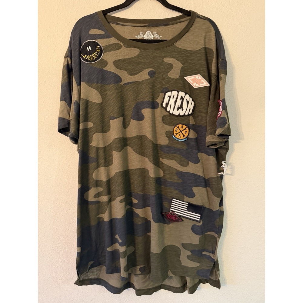 American‎ Rag Mens Camo Tshirt With Patches Size XXL Lightweight